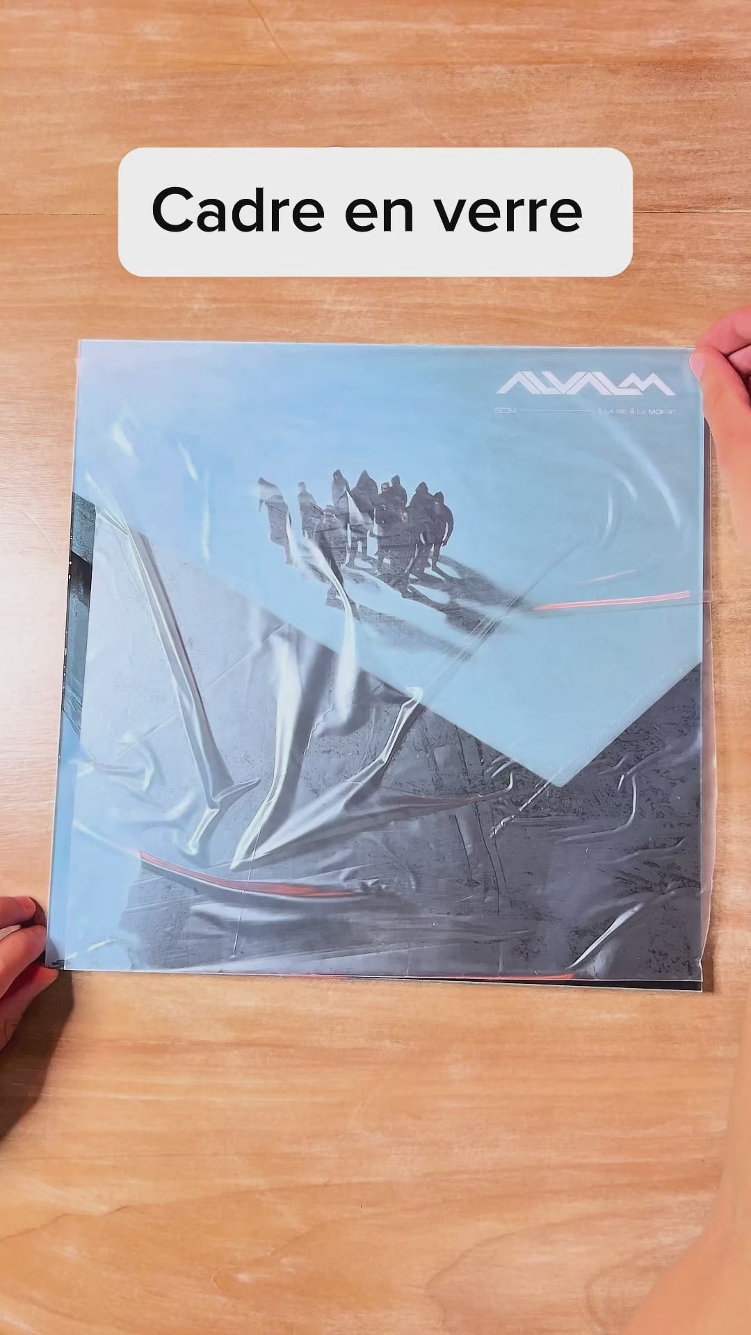 Approchez votre téléphone du cadre FocusMelo : l'album se lance